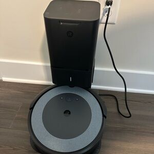iRobot Roomba i4+ EVO Self Emptying Robot Vacuum